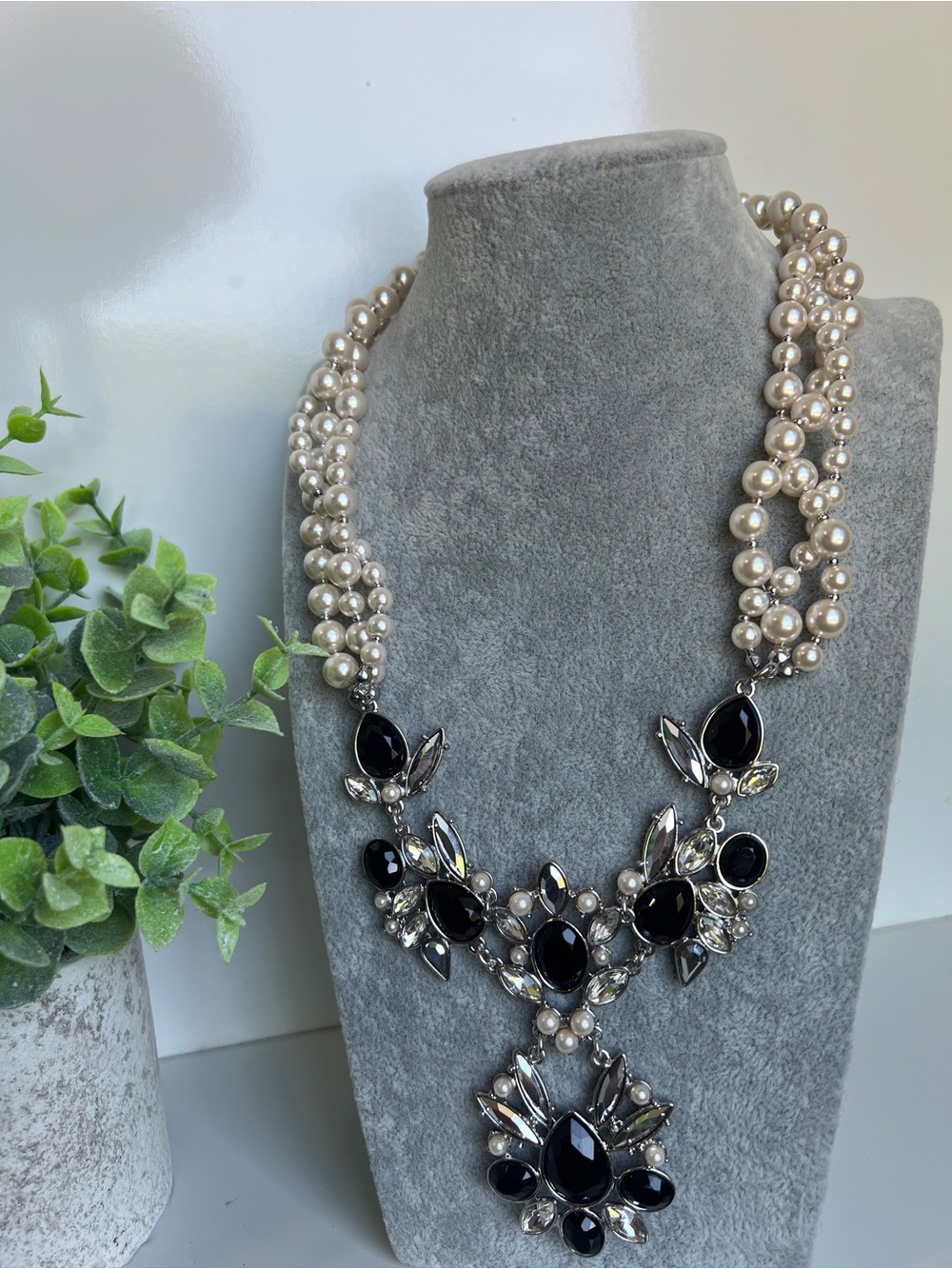 👑Charming Charlie Faux Pearl and Black Crystal Statement Necklace